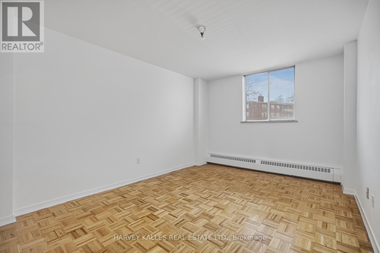 206 - 80 COE HILL DRIVE Image 17