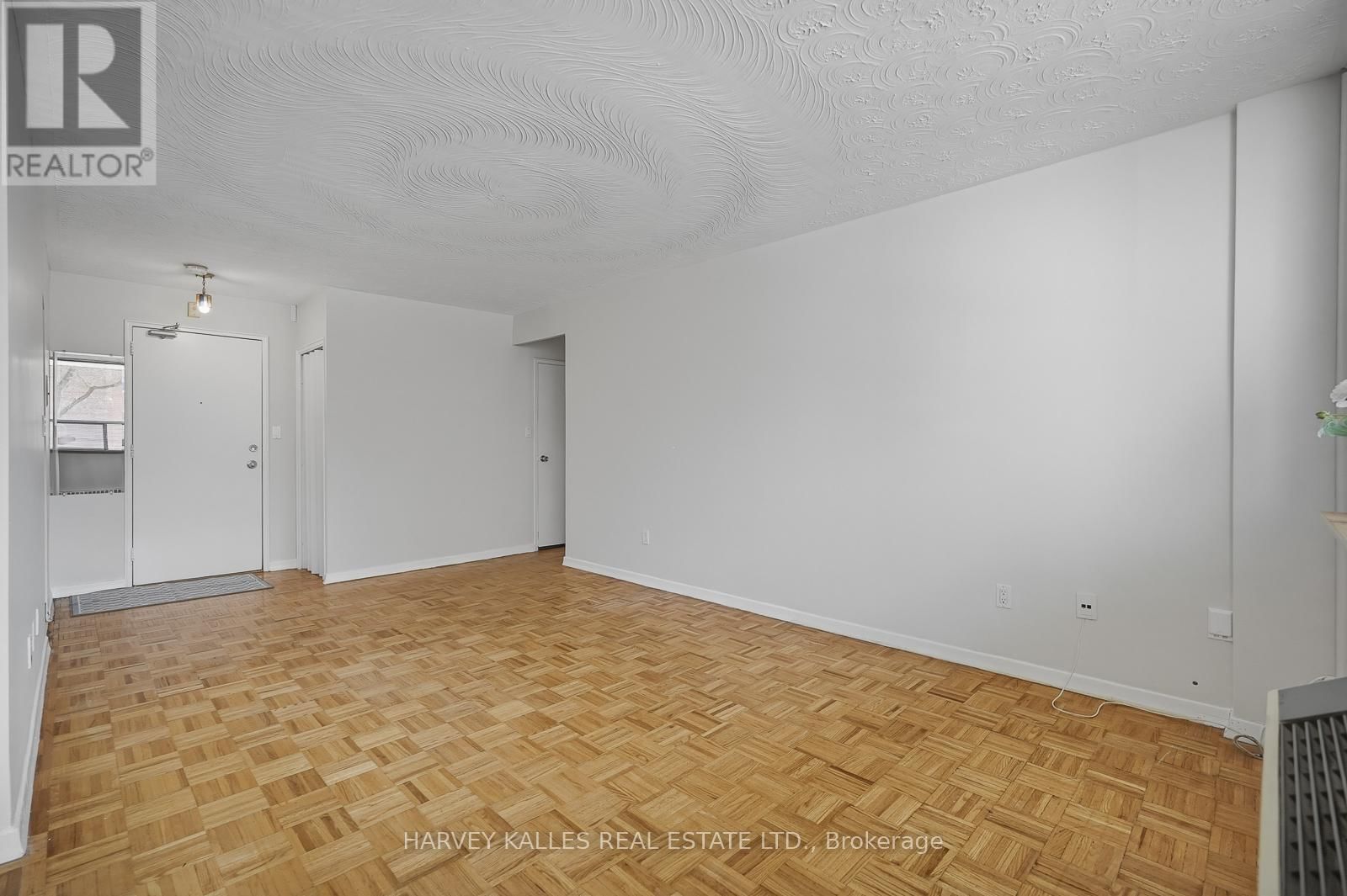 206 - 80 COE HILL DRIVE Image 27