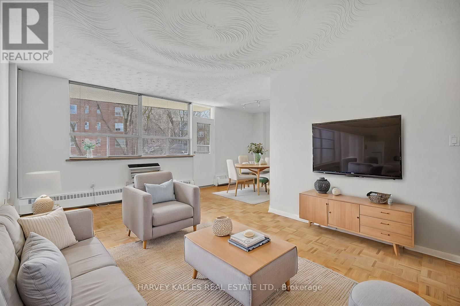 206 - 80 COE HILL DRIVE Image 4