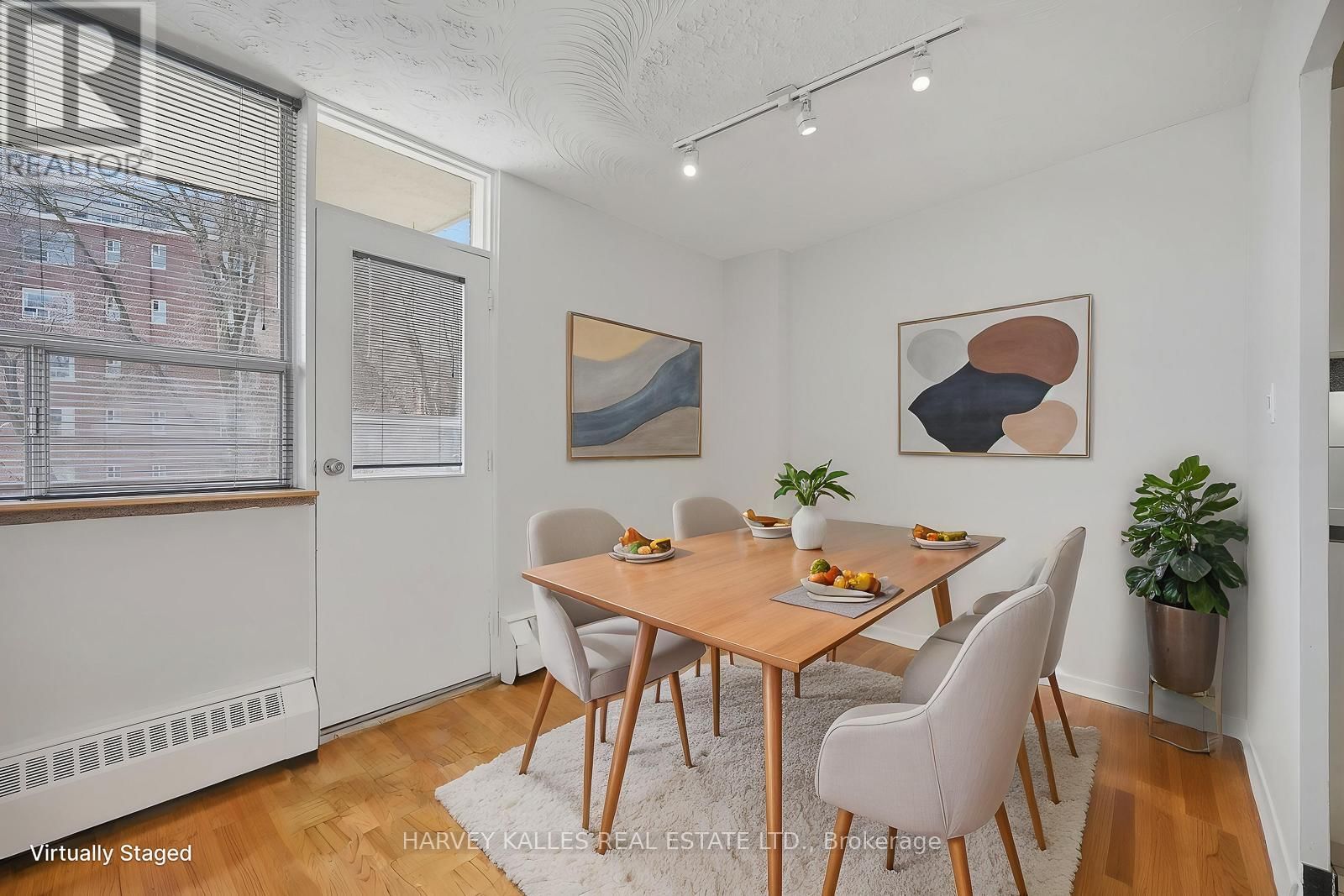 206 - 80 COE HILL DRIVE Image 9