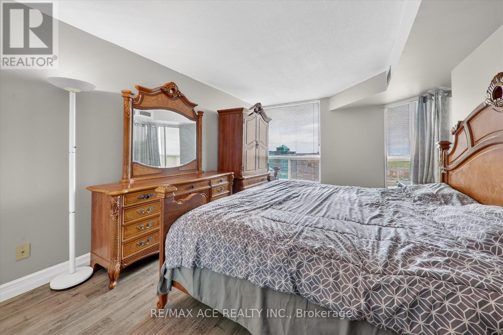 1202 - 4460 TUCANA COURT Image 24