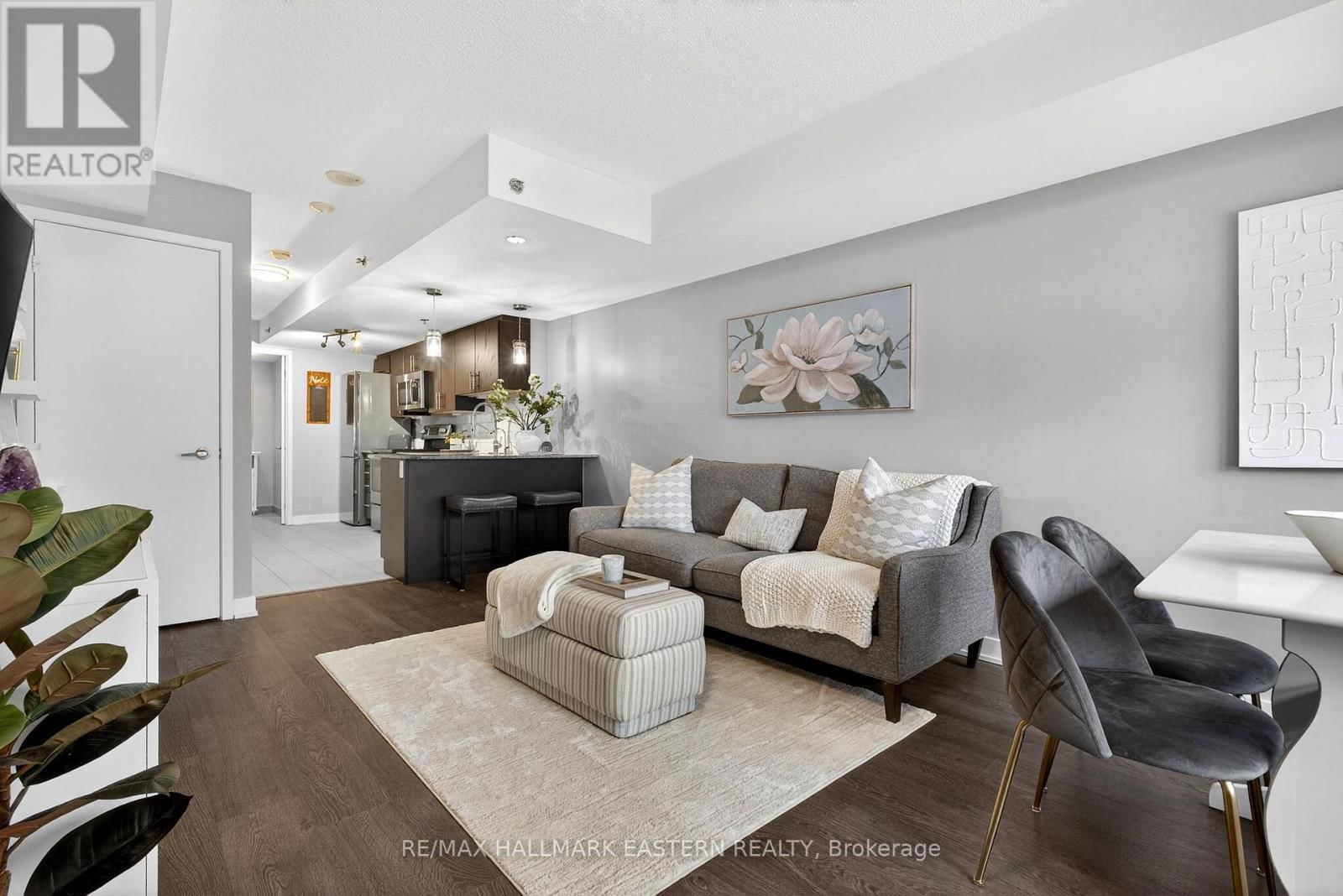 Th3 - 11 SUPERIOR AVENUE Image 1