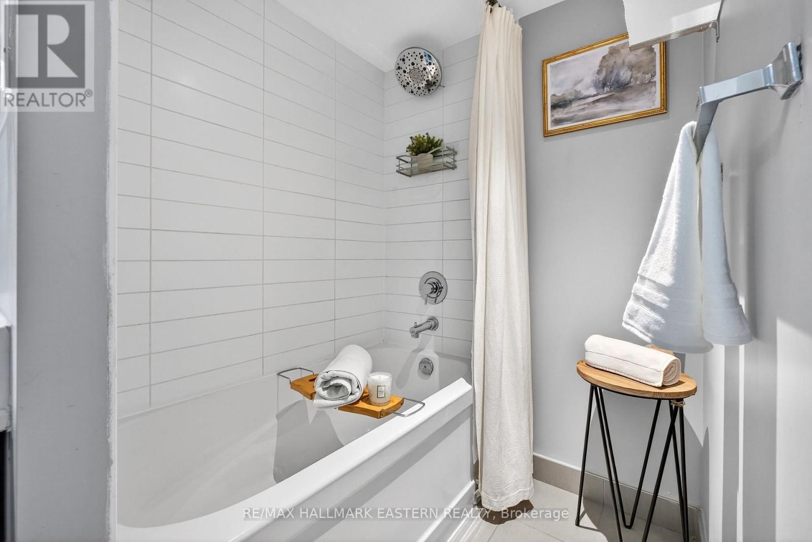 Th3 - 11 SUPERIOR AVENUE Image 24