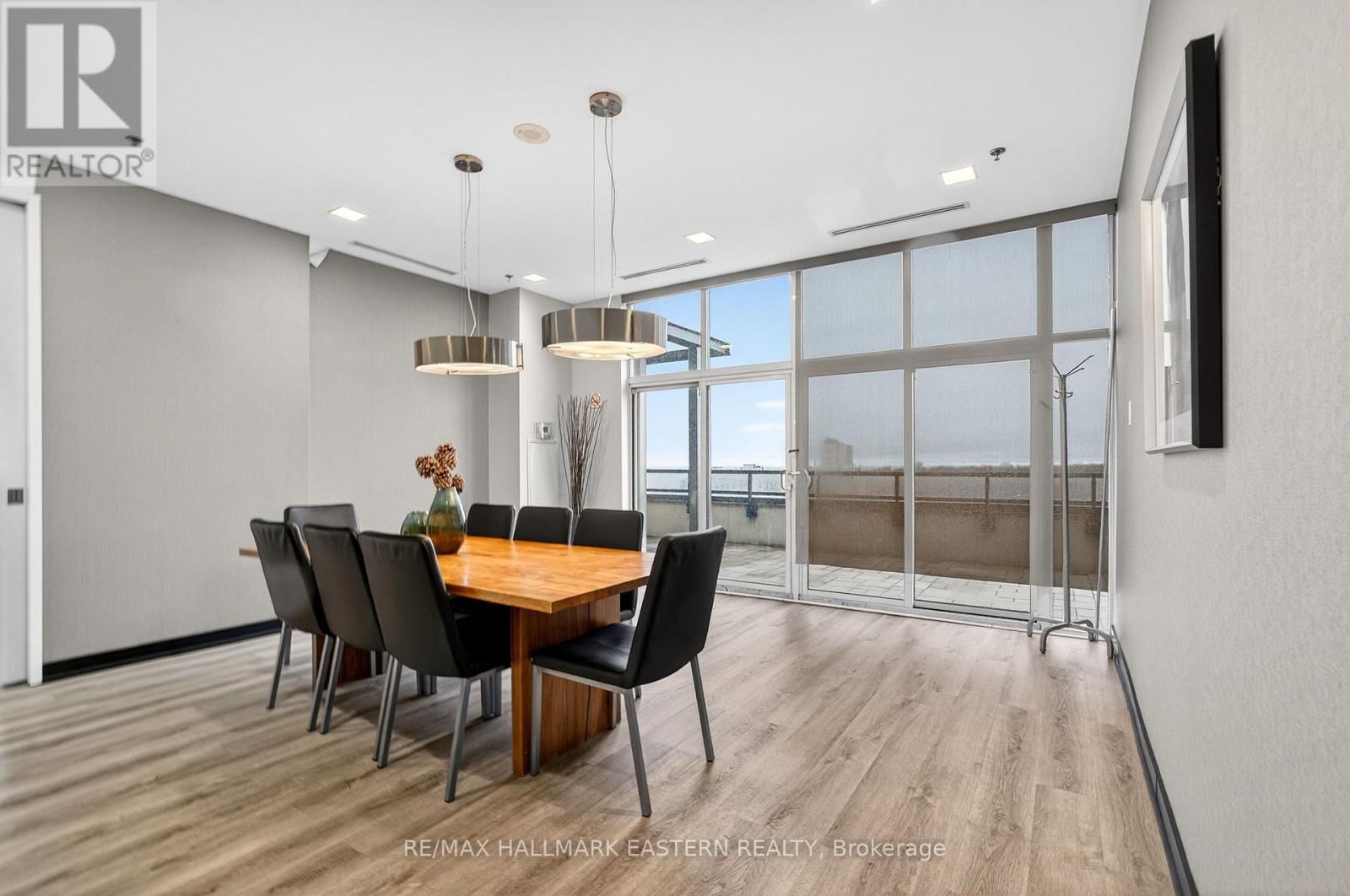 Th3 - 11 SUPERIOR AVENUE Image 33