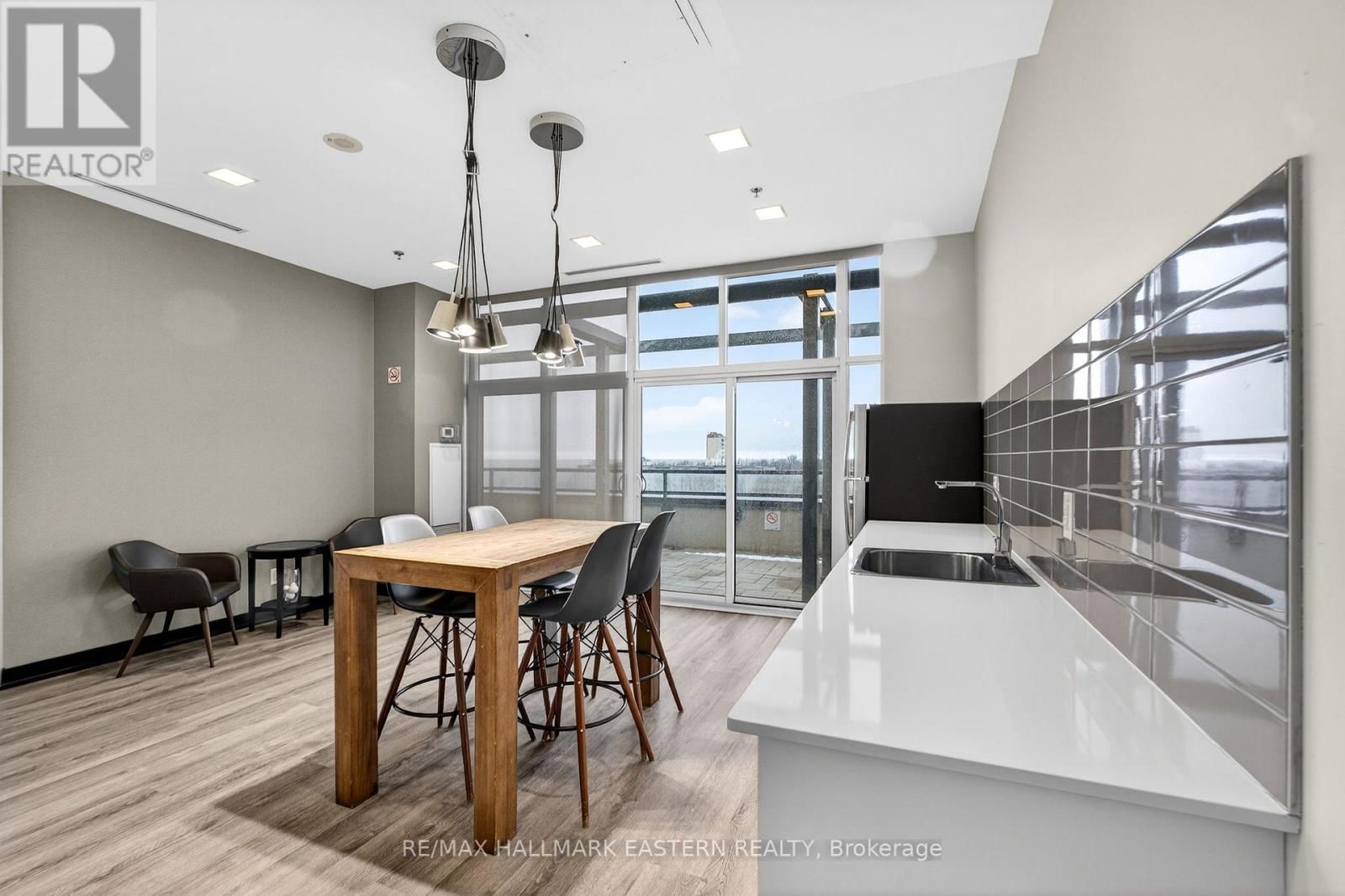 Th3 - 11 SUPERIOR AVENUE Image 35