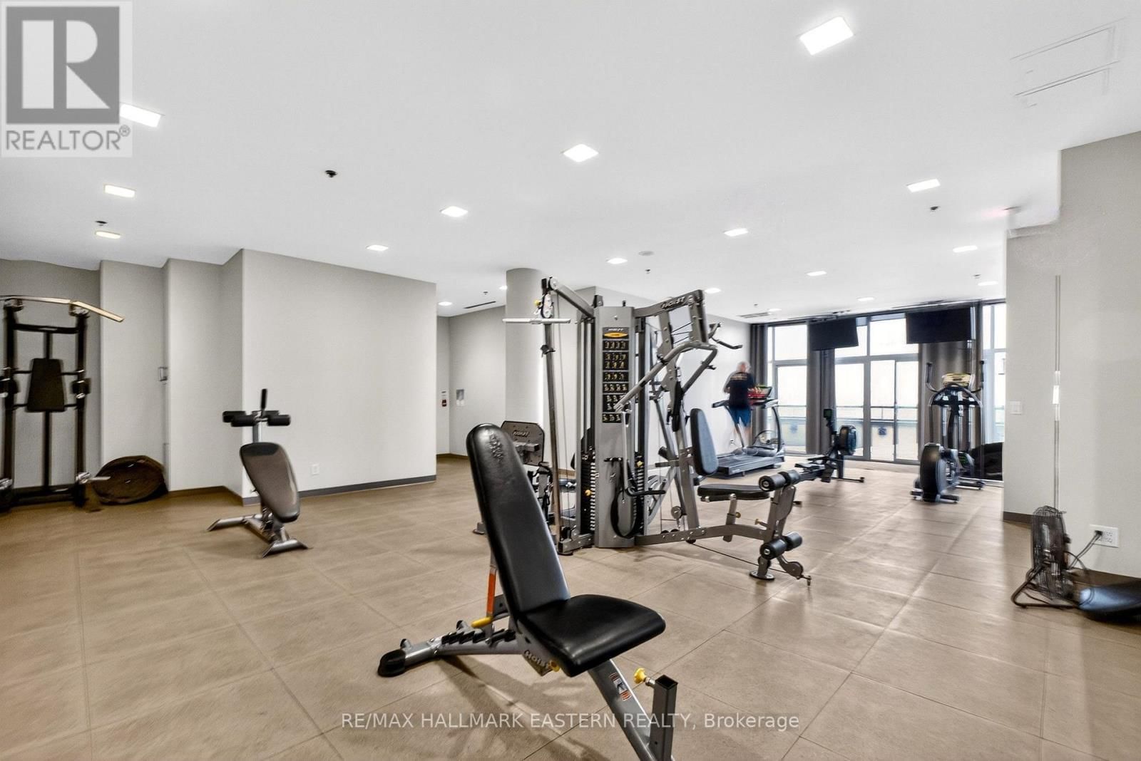 Th3 - 11 SUPERIOR AVENUE Image 36