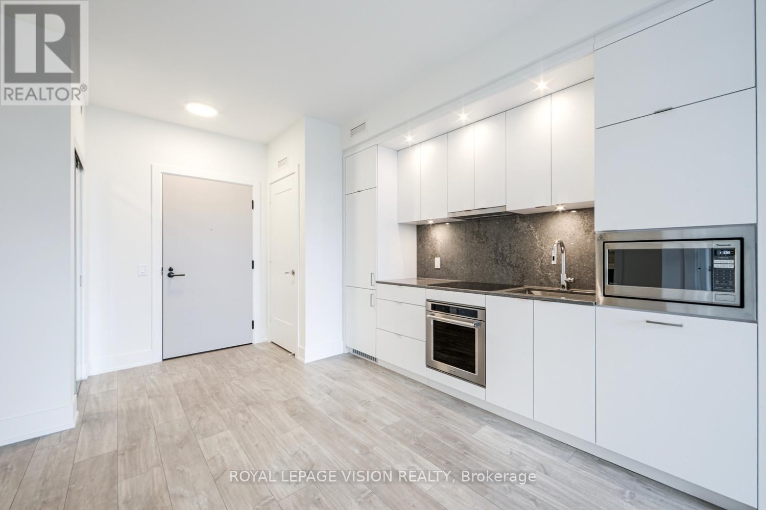 508 - 858 DUPONT STREET Image 17