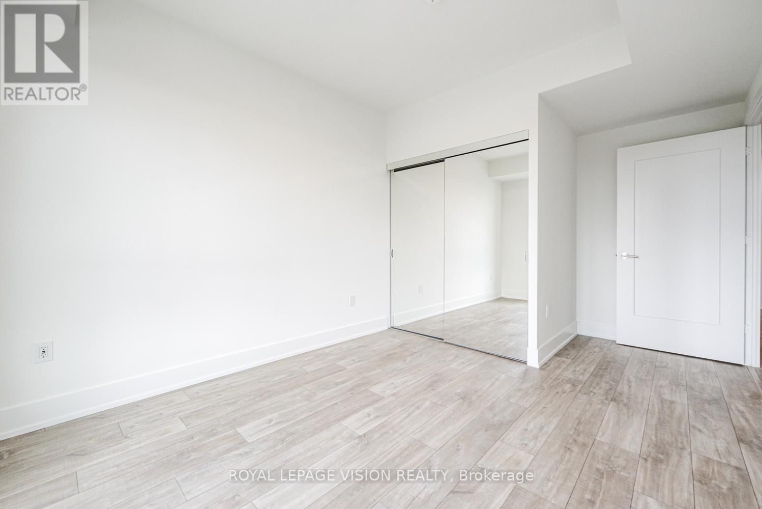 508 - 858 DUPONT STREET Image 21