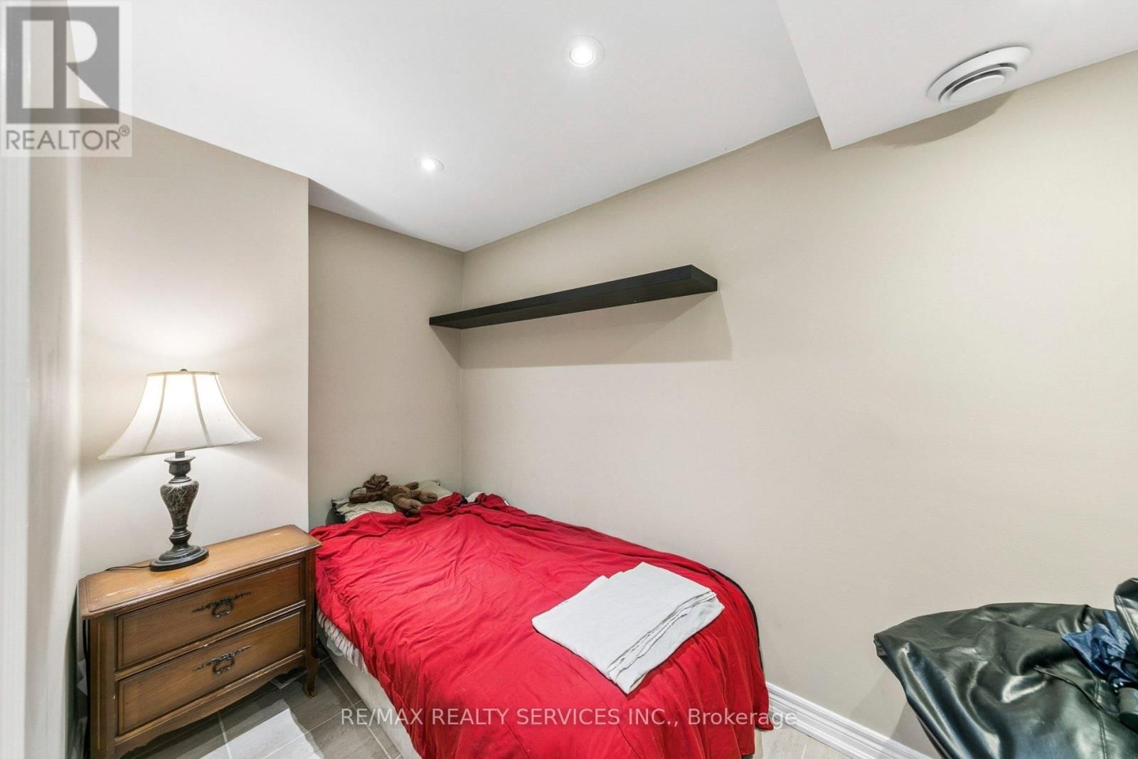 4 BURT DRIVE Image 40