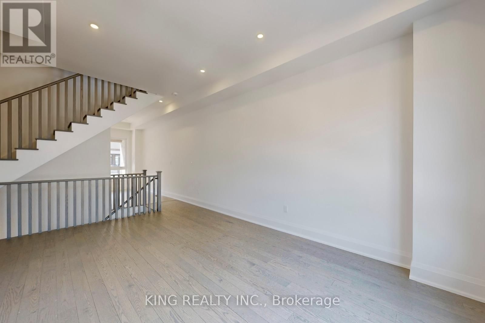 3320 TAHA GARDENS Image 7