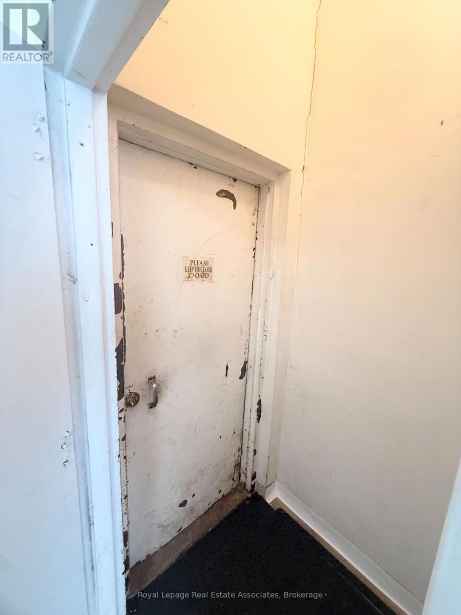 329 LAKESHORE ROAD EAST Image 3