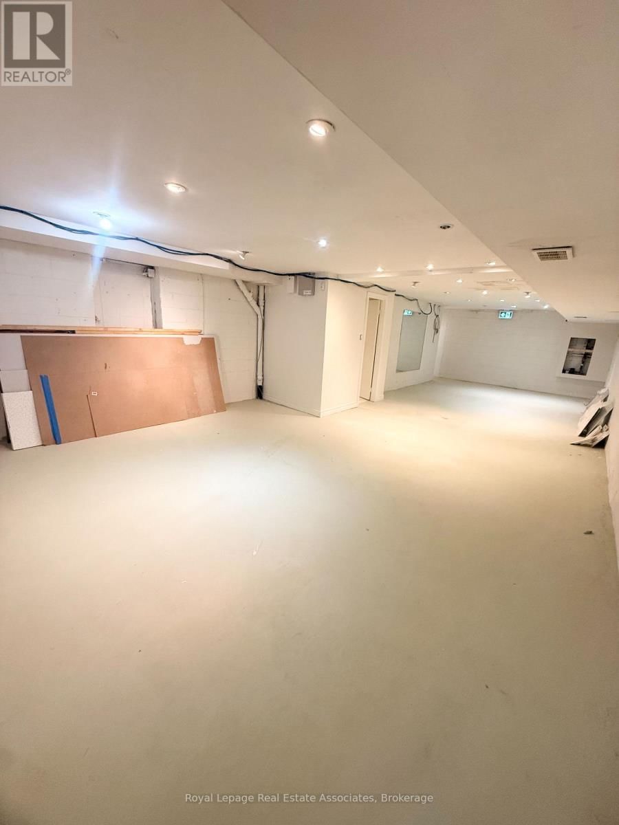 329 LAKESHORE ROAD EAST Image 8