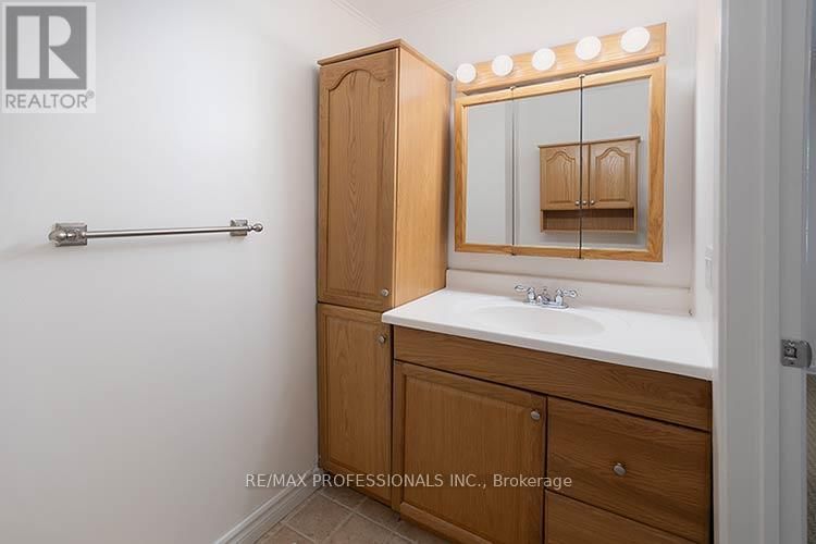 34 - 4230 FIELDGATE DRIVE Image 19