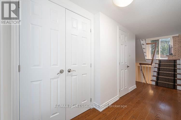 34 - 4230 FIELDGATE DRIVE Image 5