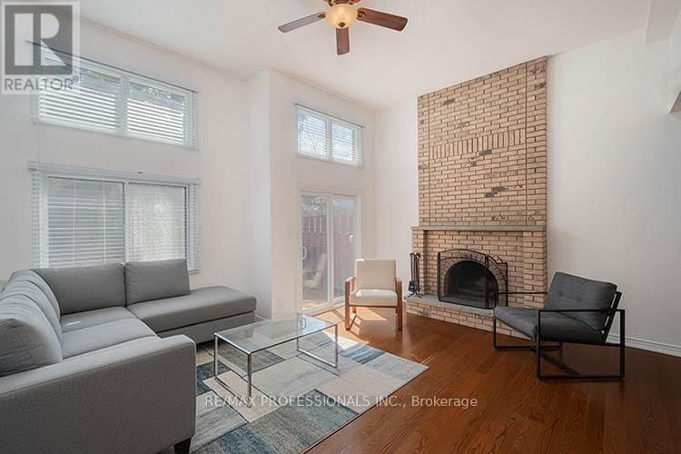 34 - 4230 FIELDGATE DRIVE Image 8