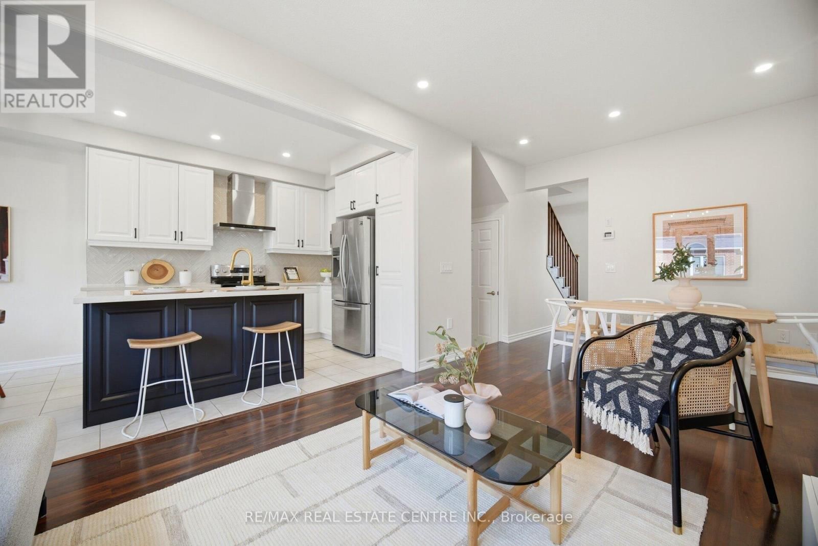 87 BRONSON TERRACE Image 12