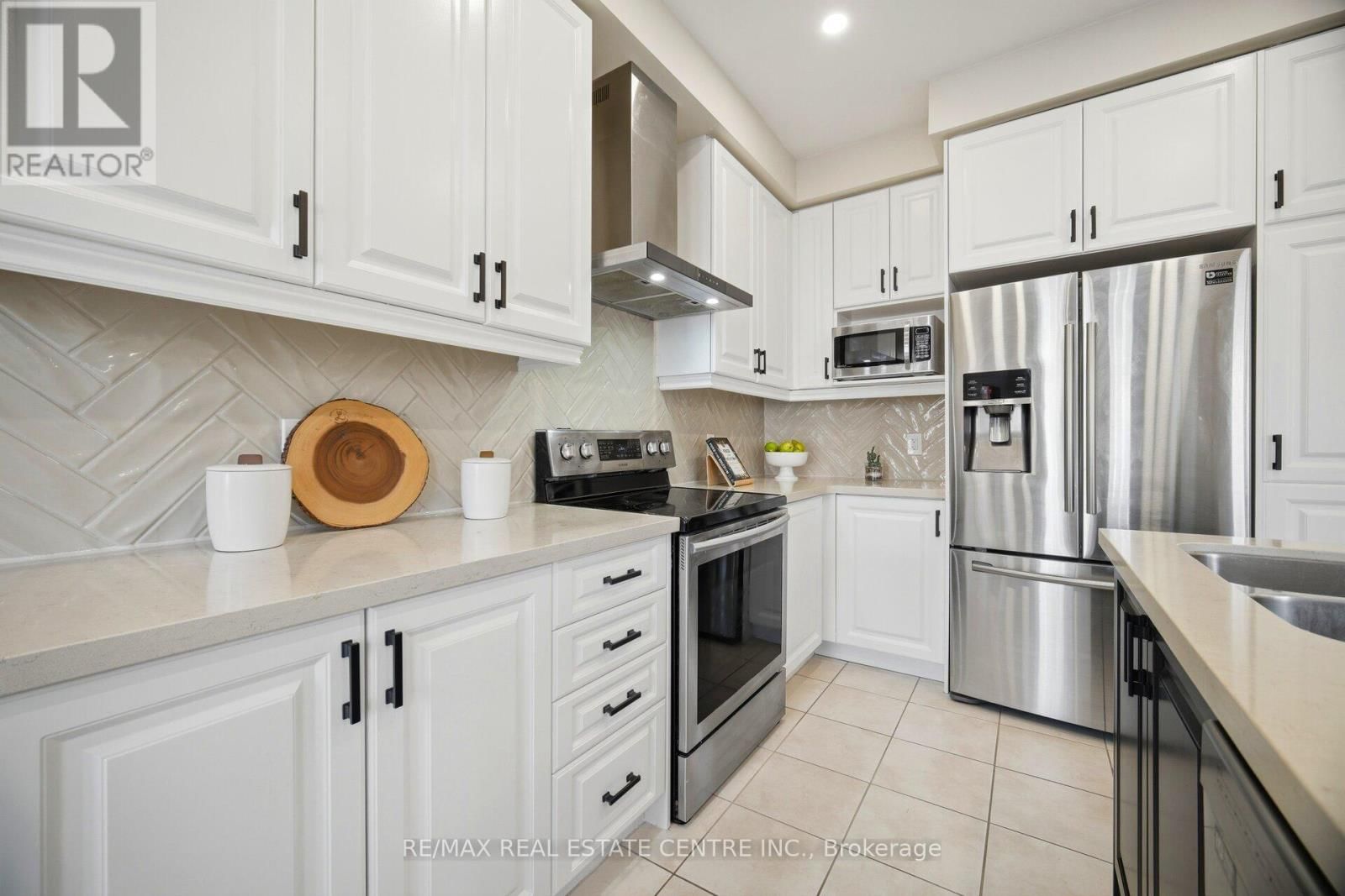 87 BRONSON TERRACE Image 16