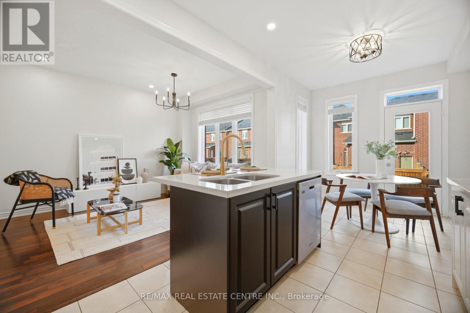 87 BRONSON TERRACE Image 17