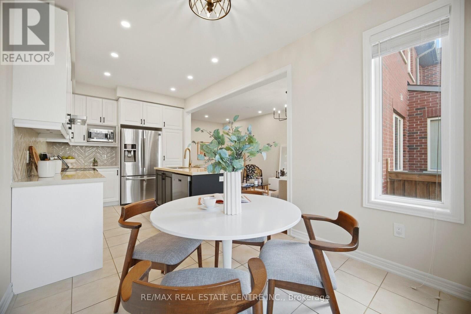 87 BRONSON TERRACE Image 18