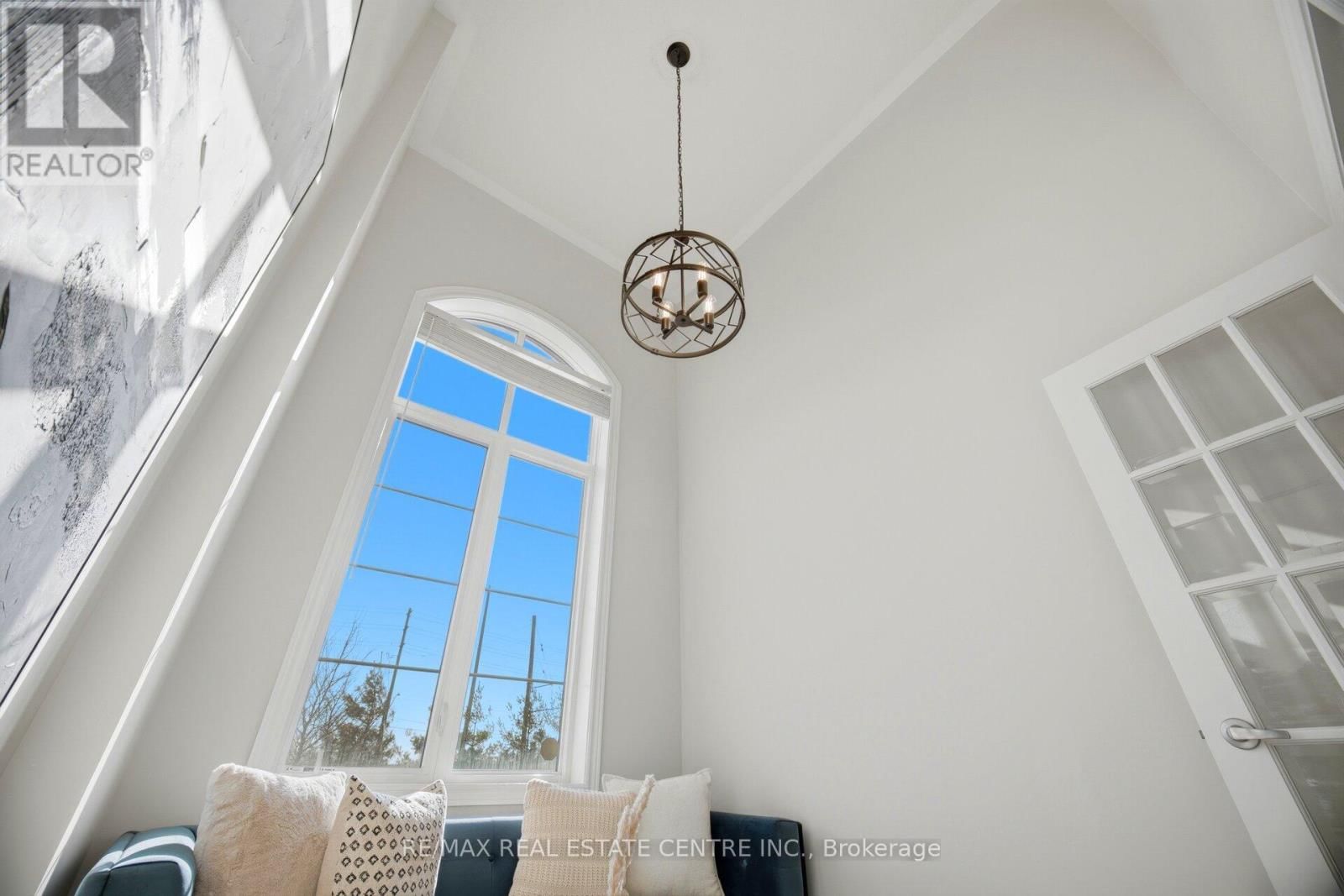 87 BRONSON TERRACE Image 23