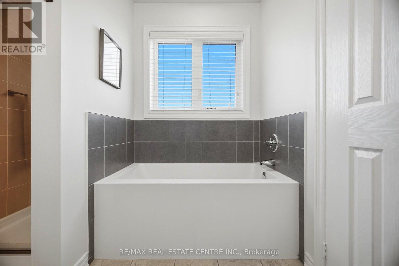 87 BRONSON TERRACE Image 31