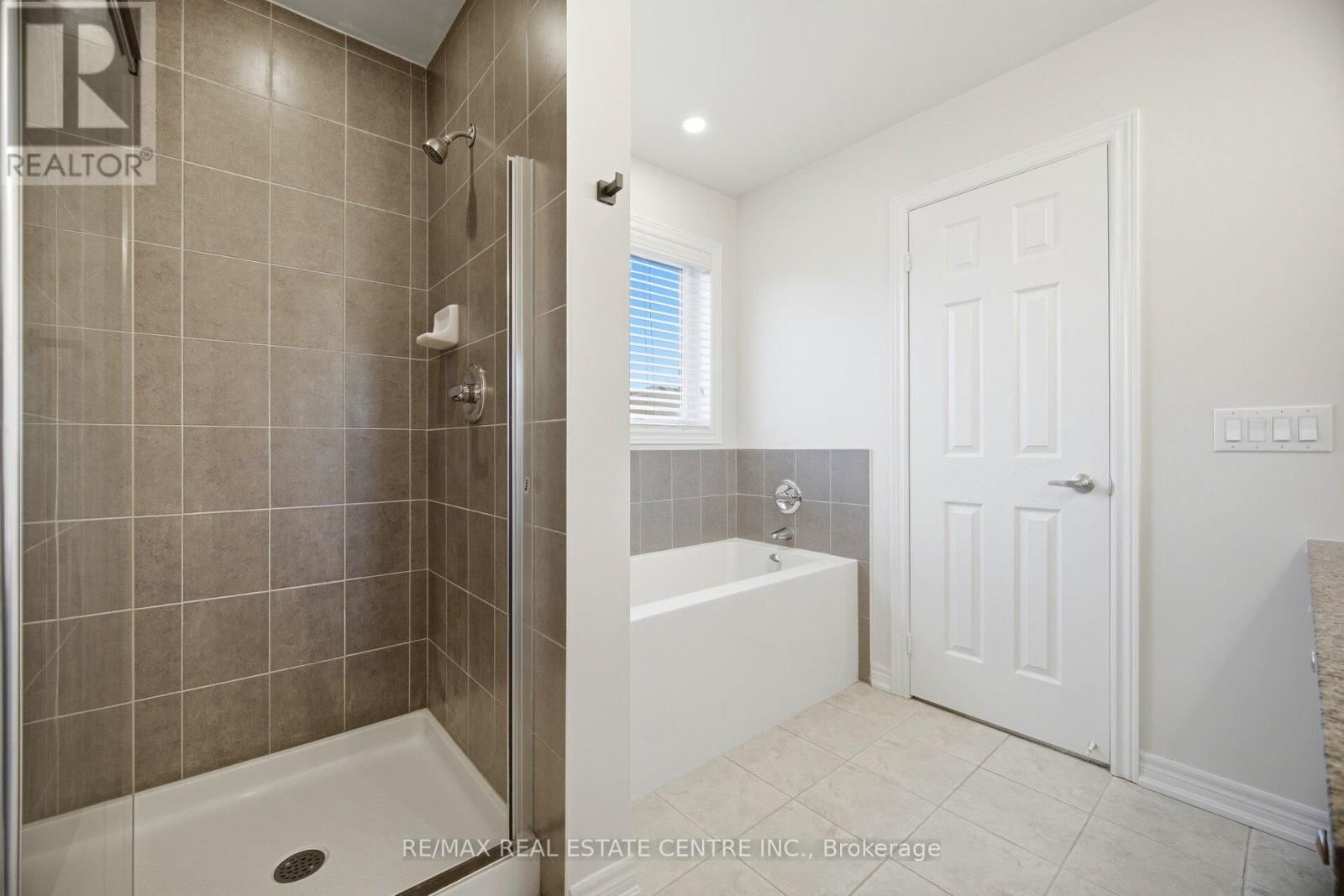 87 BRONSON TERRACE Image 32