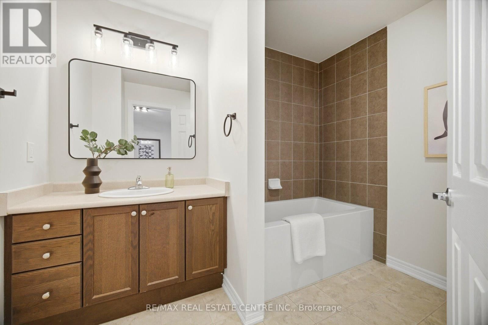 87 BRONSON TERRACE Image 38