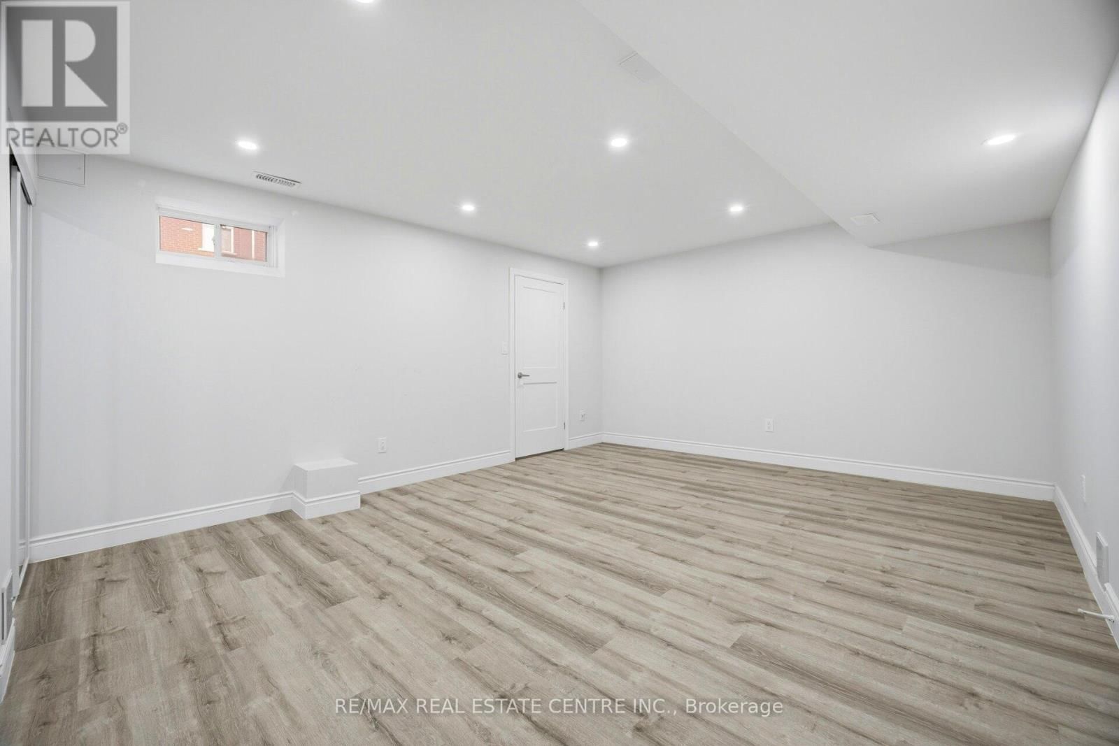 87 BRONSON TERRACE Image 41