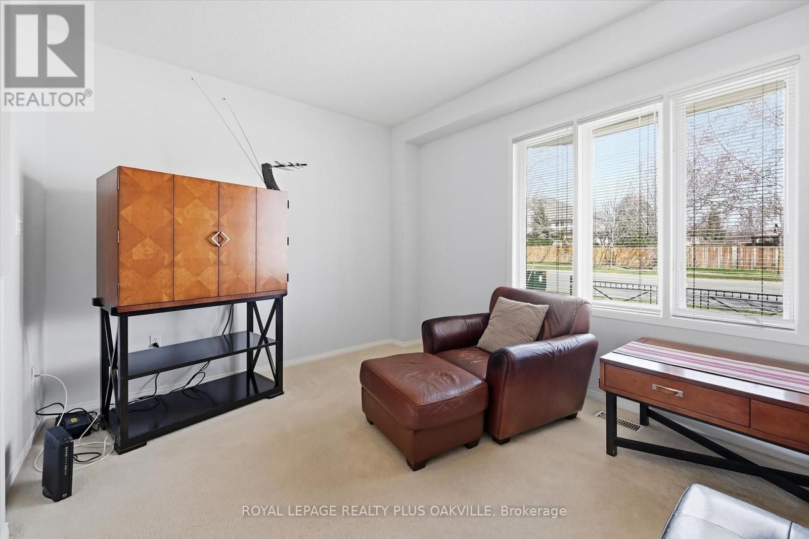 2150 FOURTH LINE Image 8