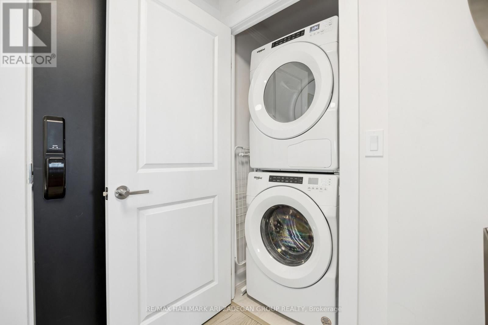 1302 - 3200 WILLIAM COLTSON AVENUE Image 24