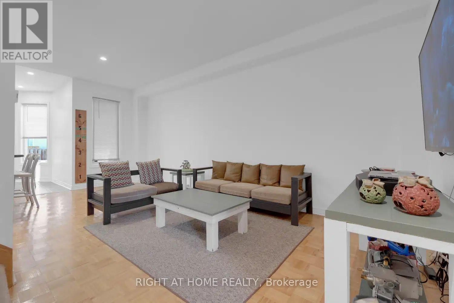 53 SILENT POND CRESCENT Image 5