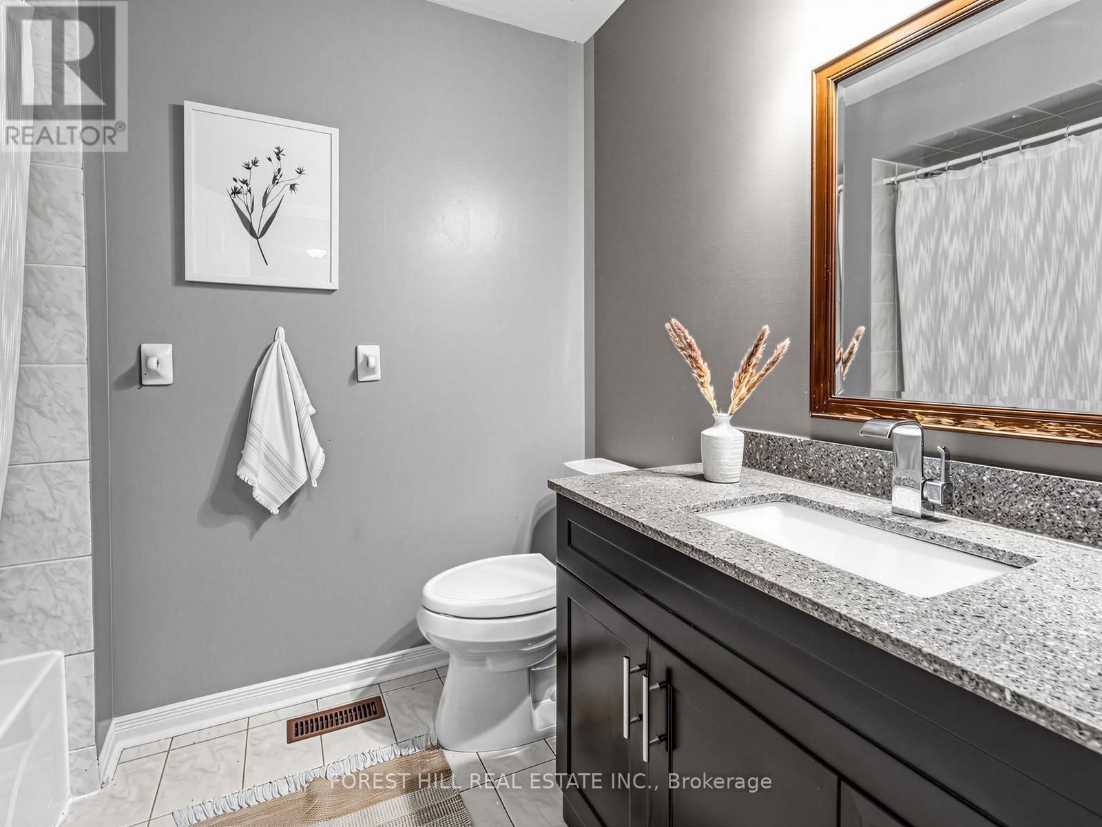 5 MANITOBA PLACE Image 14