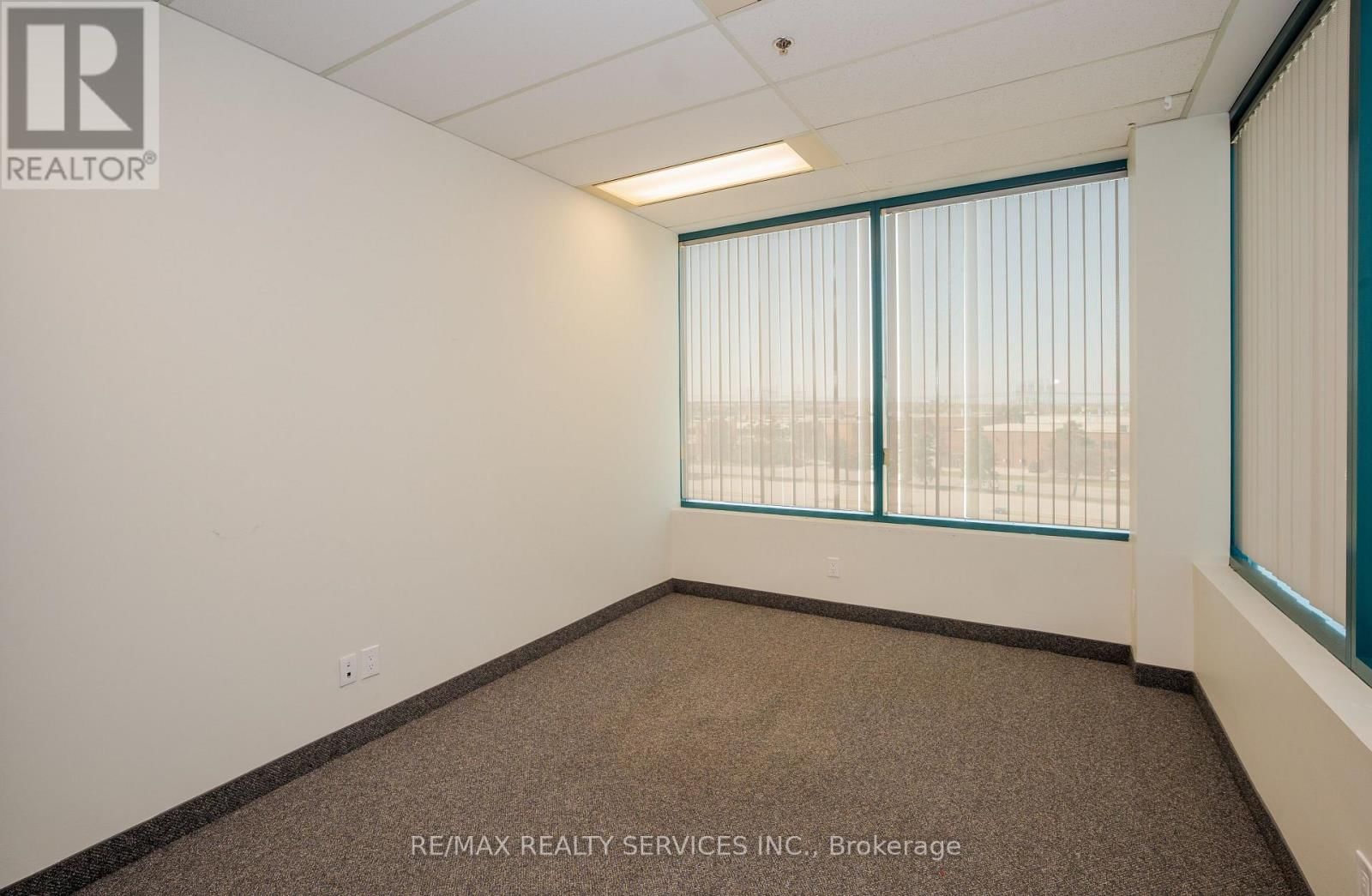 303 - 989 DERRY ROAD Image 27