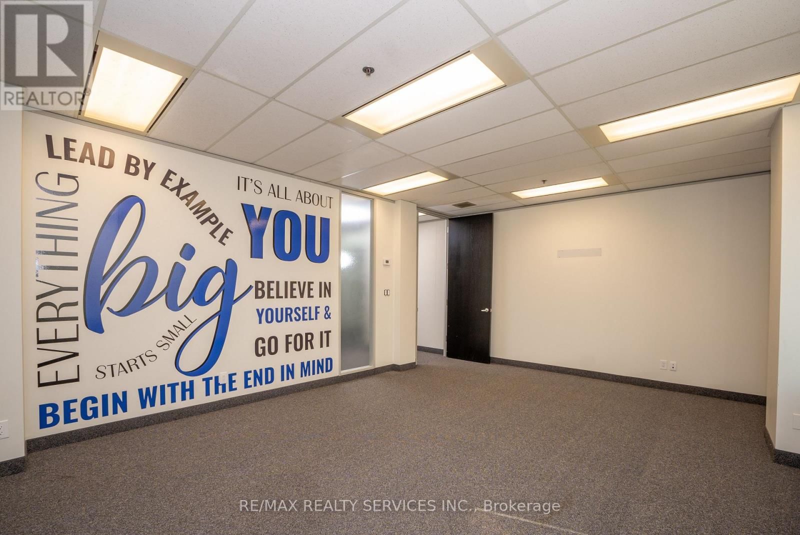 303 - 989 DERRY ROAD Image 8