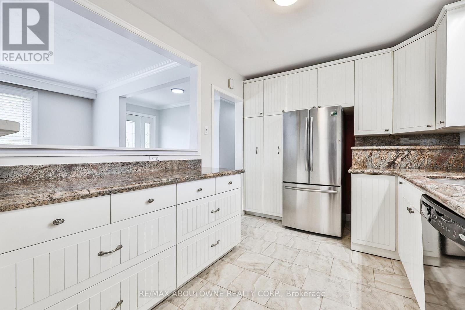 2063 HIXON STREET Image 11