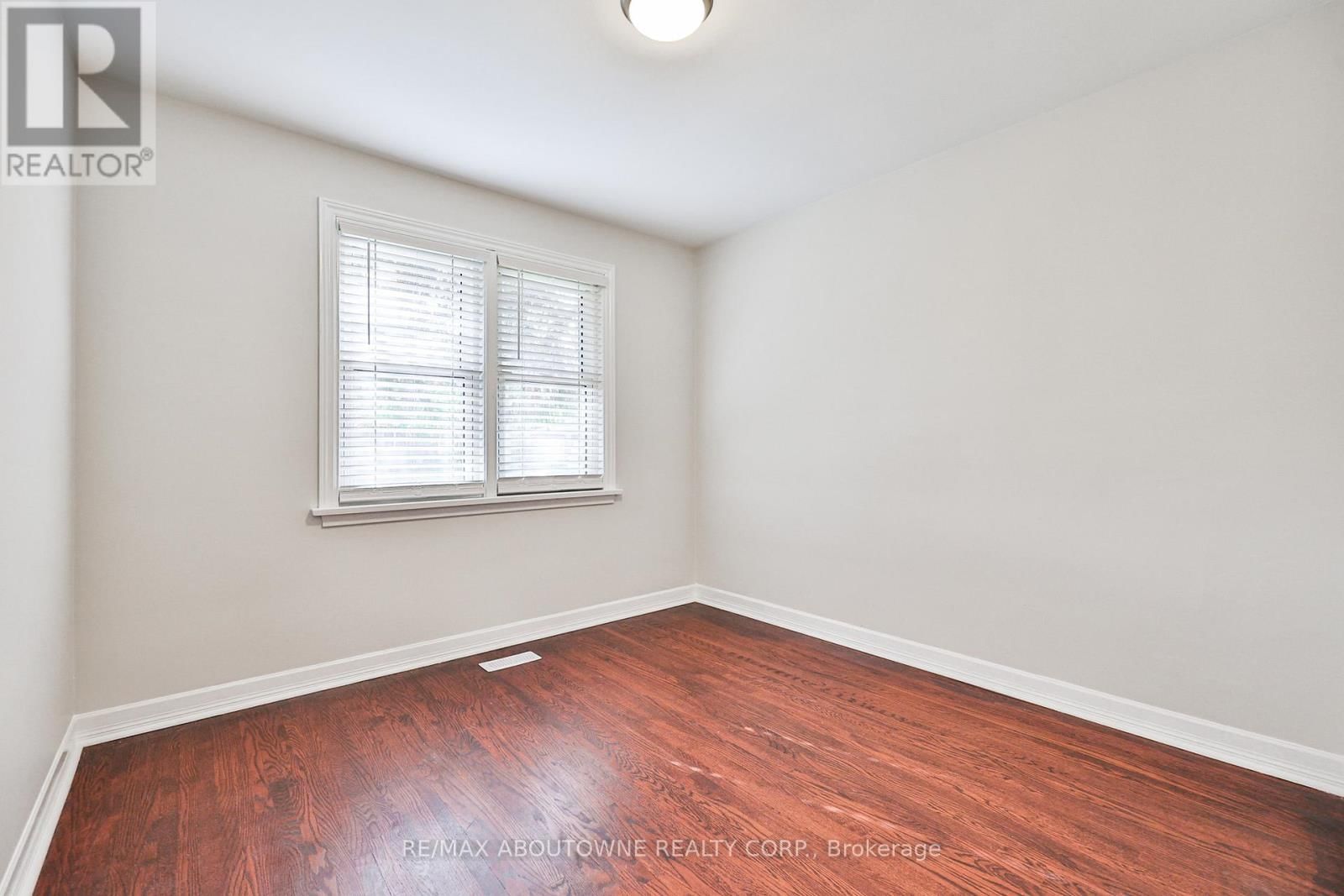 2063 HIXON STREET Image 18