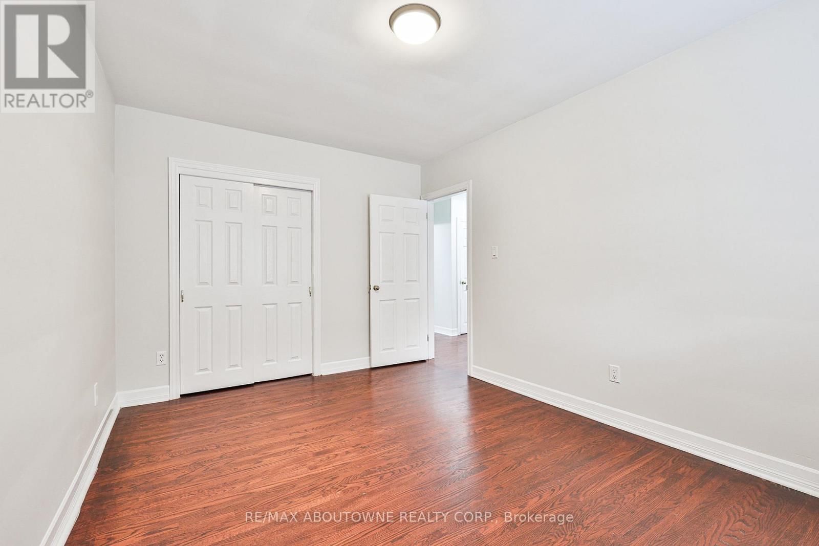 2063 HIXON STREET Image 21