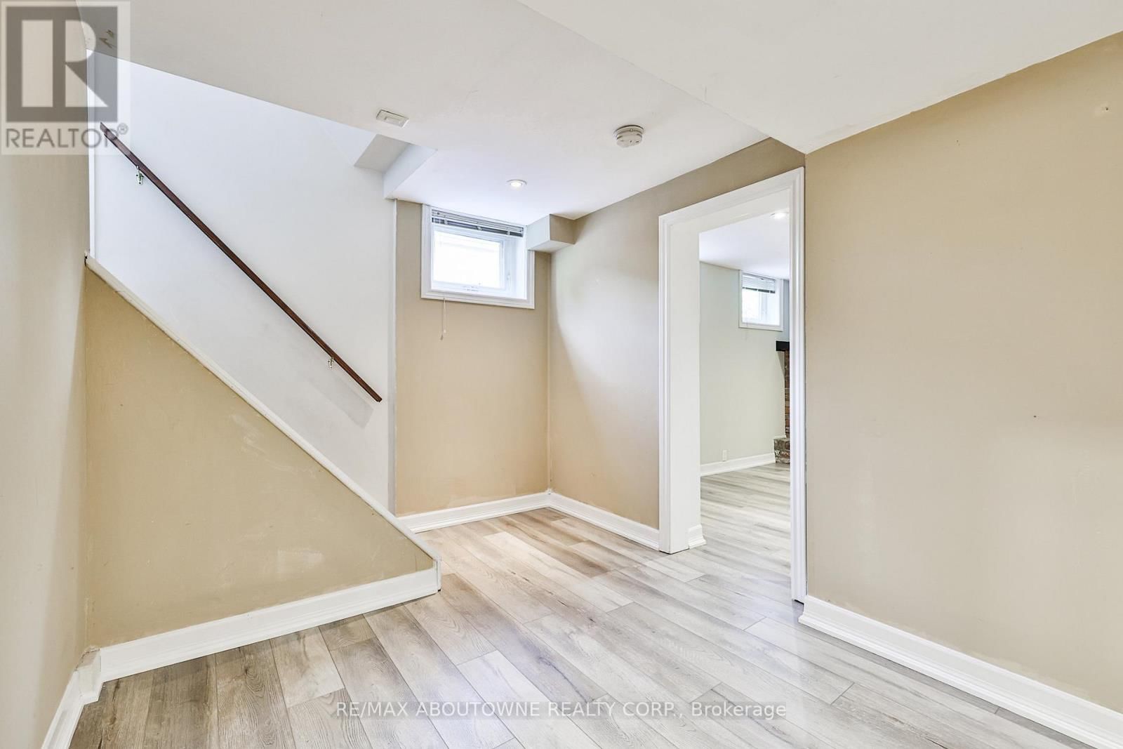 2063 HIXON STREET Image 26