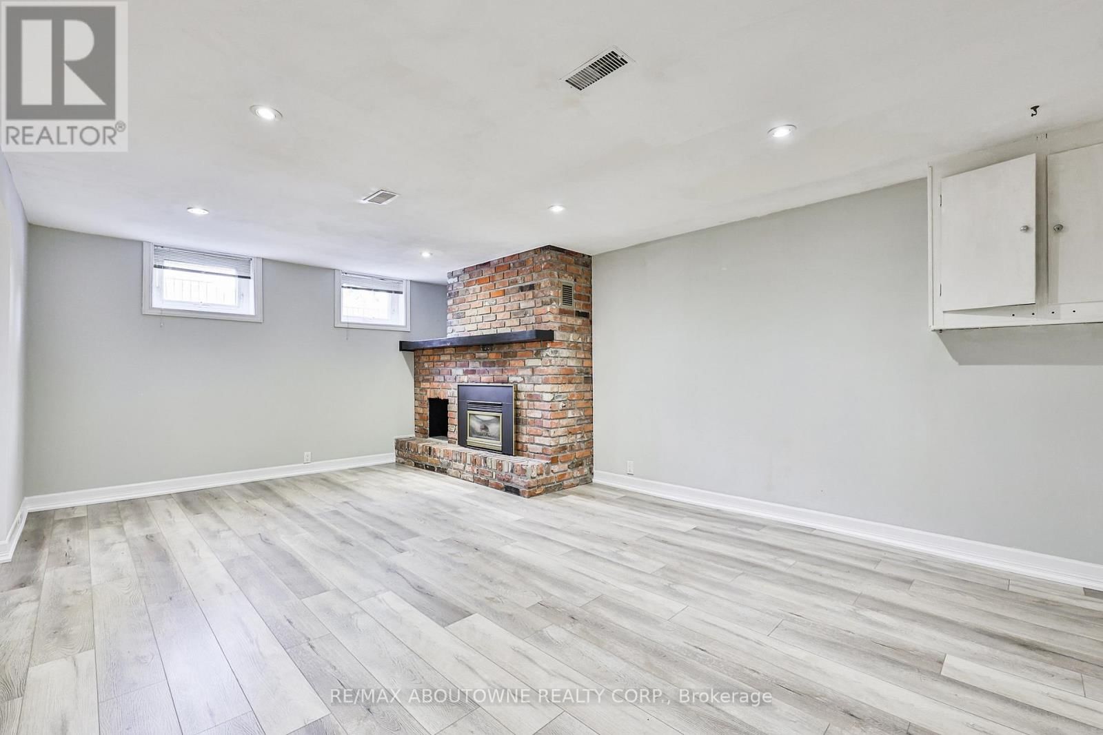 2063 HIXON STREET Image 28