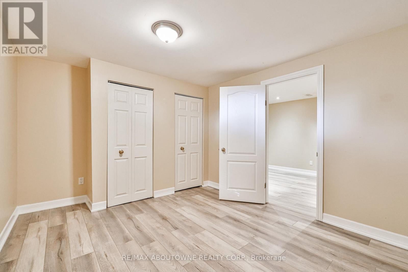 2063 HIXON STREET Image 36