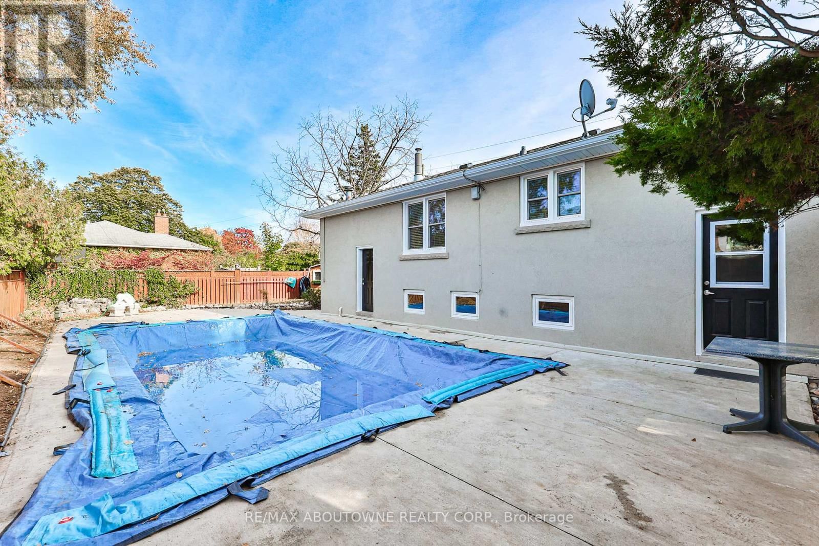 2063 HIXON STREET Image 39