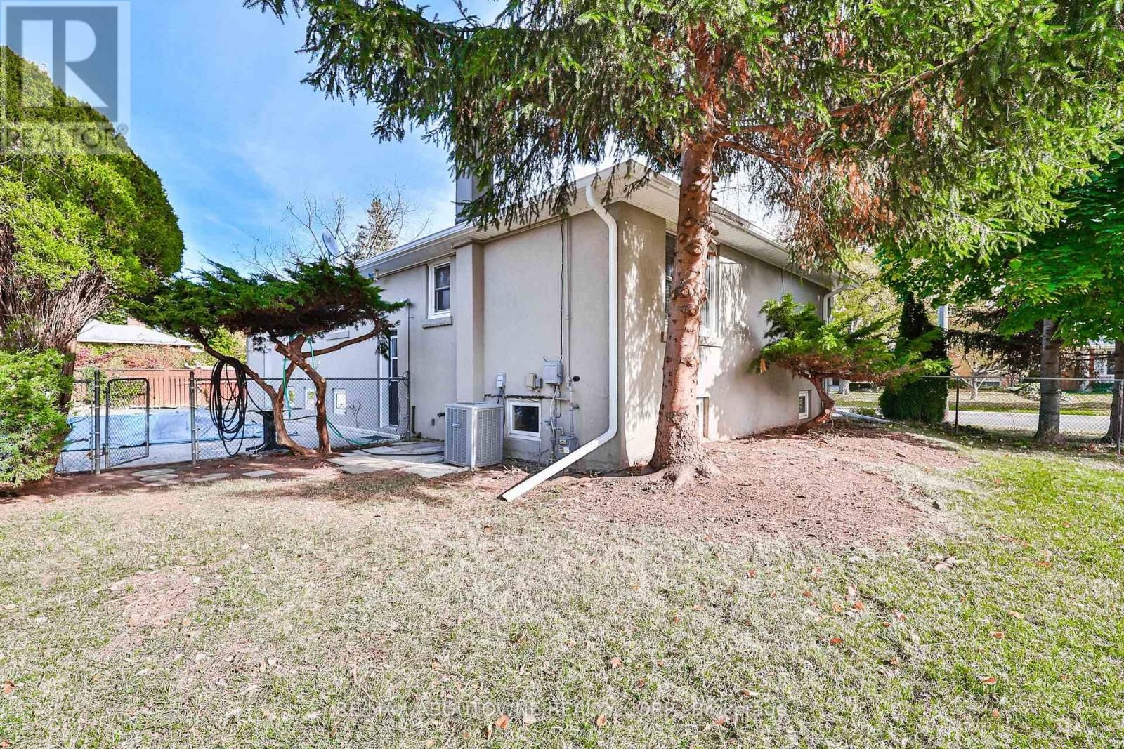 2063 HIXON STREET Image 48