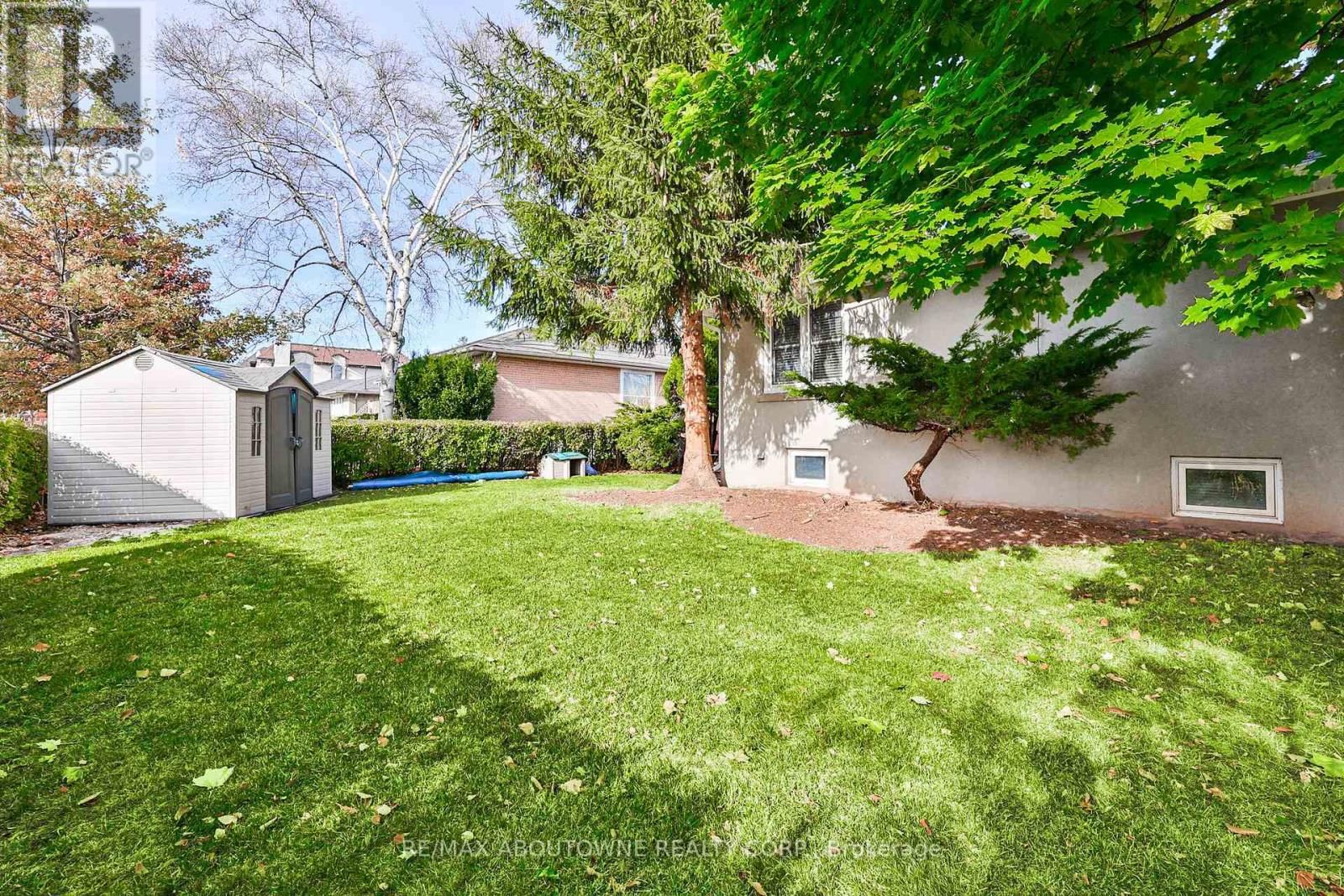 2063 HIXON STREET Image 49