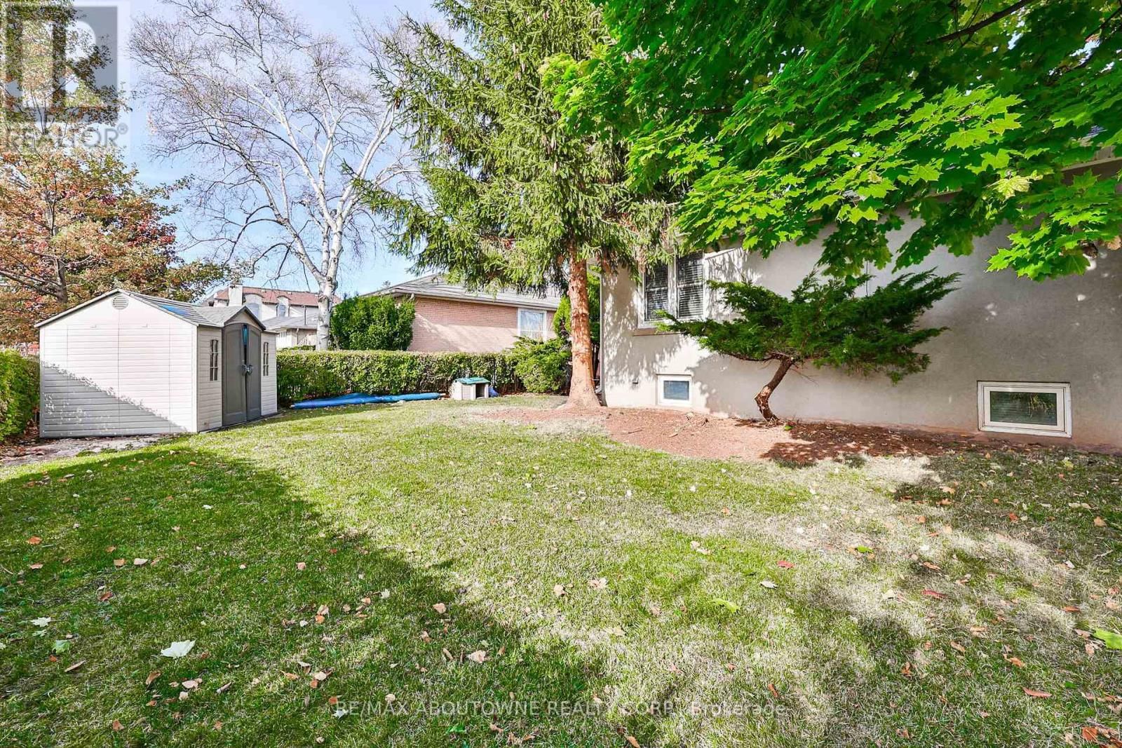 2063 HIXON STREET Image 50