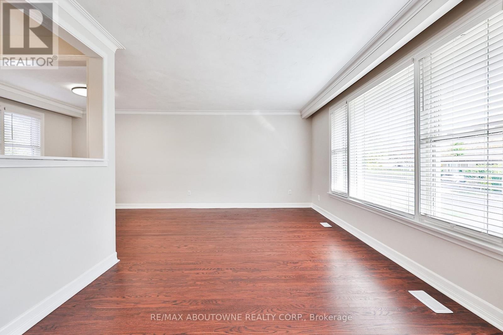 2063 HIXON STREET Image 6