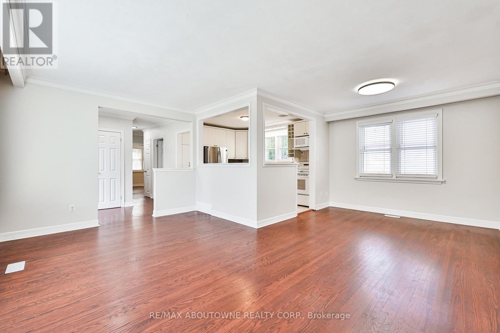 2063 HIXON STREET Image 8