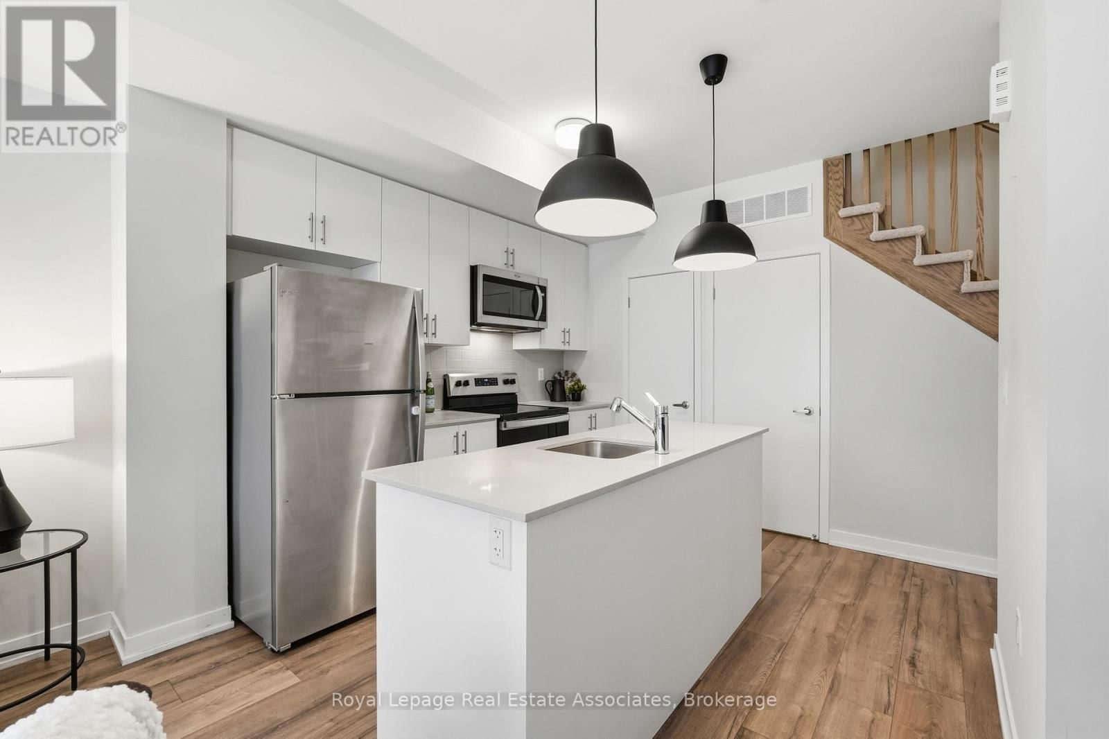 10 - 3425 RIDGEWAY DRIVE Image 12