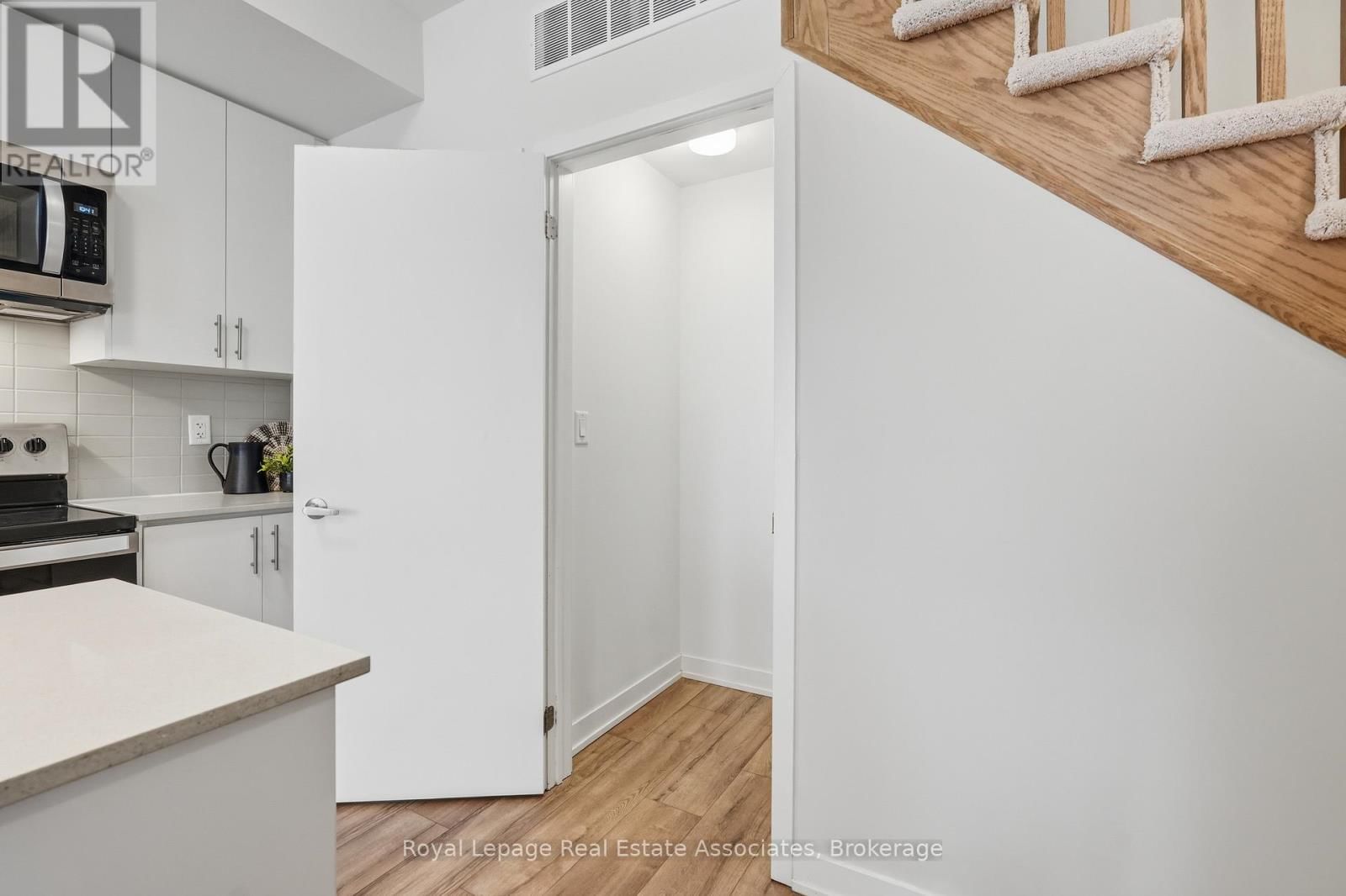 10 - 3425 RIDGEWAY DRIVE Image 18