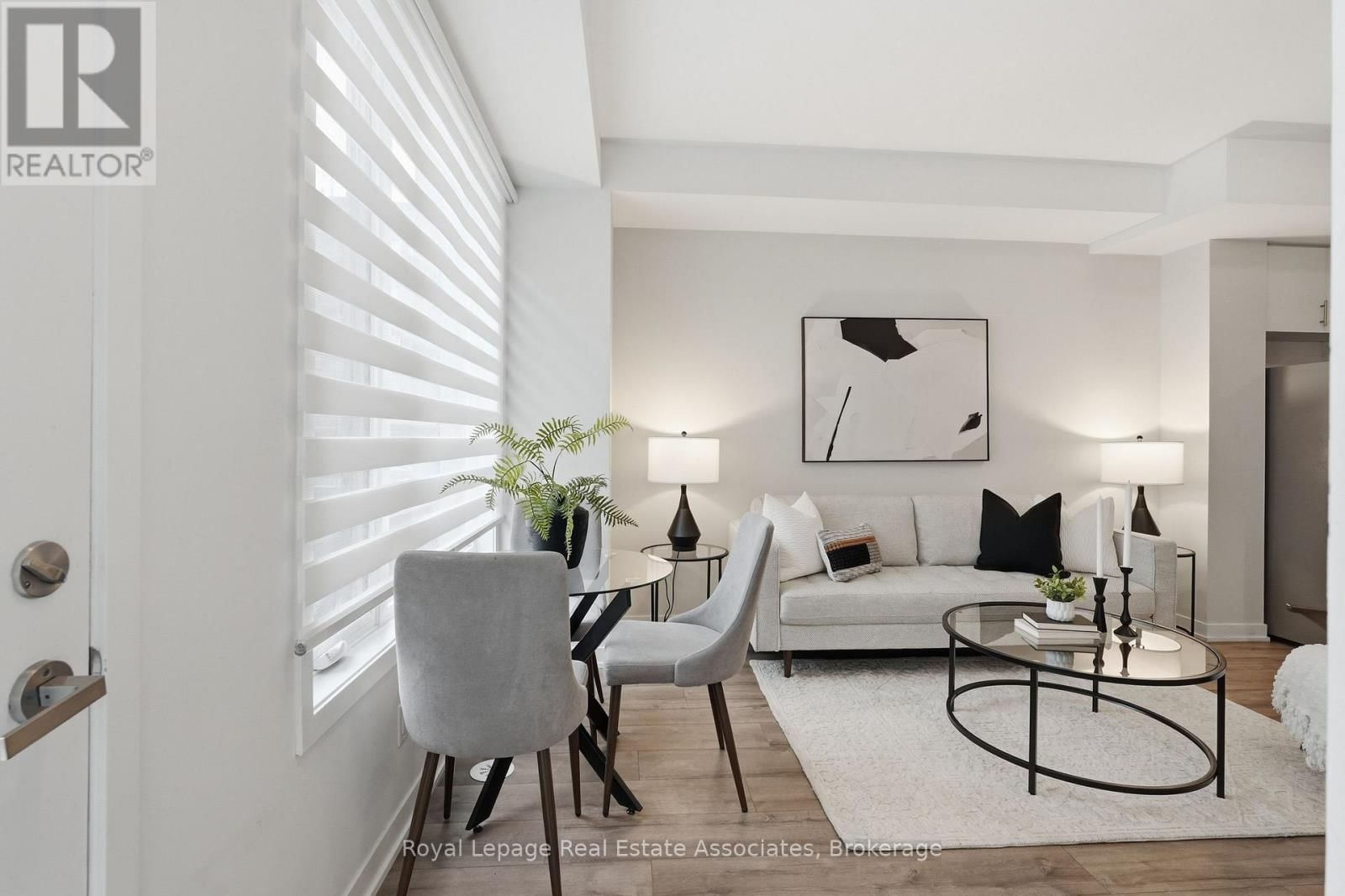 10 - 3425 RIDGEWAY DRIVE Image 3