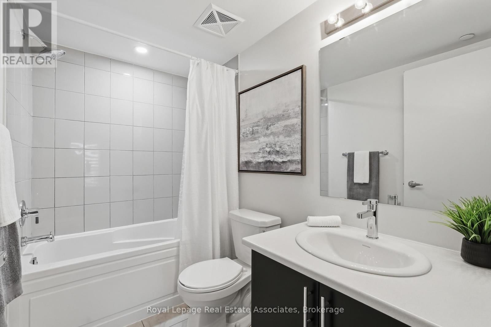 10 - 3425 RIDGEWAY DRIVE Image 32